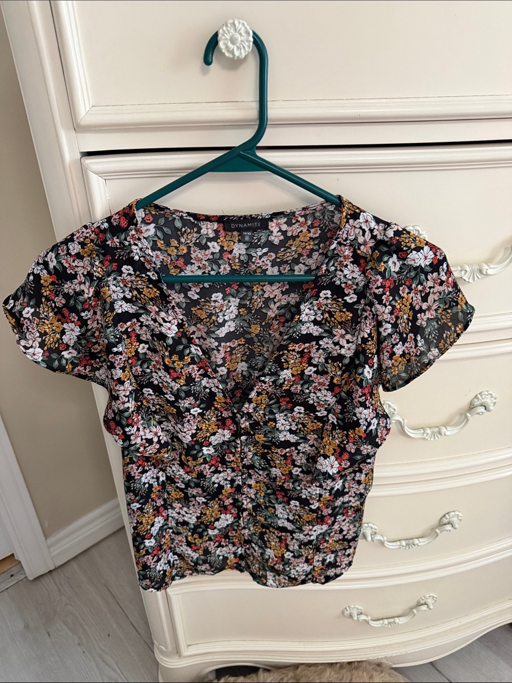 Dynamite Black Floral V-Neck Short Sleeve Blouse